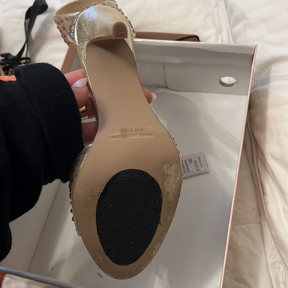 Heels - Picture 7 of 9